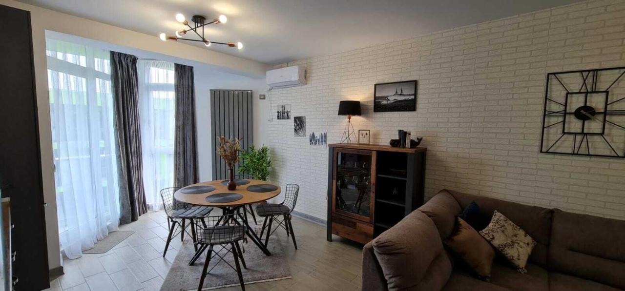 Vintage Breeze Apartment - Spa Pools Resort Mamaia Εξωτερικό φωτογραφία