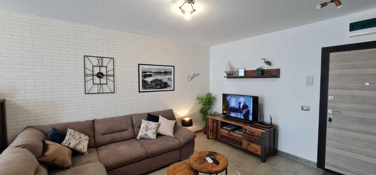 Vintage Breeze Apartment - Spa Pools Resort Mamaia Εξωτερικό φωτογραφία